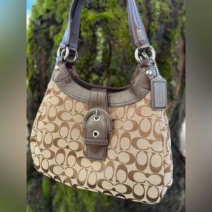 Coach Brown Signature Hobo Bag
F17094